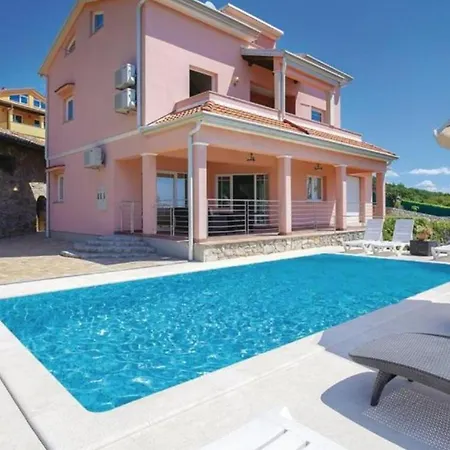 Happiness Pool&wellness By Guide *