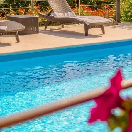 Happiness Pool&wellness By Guide Villa *